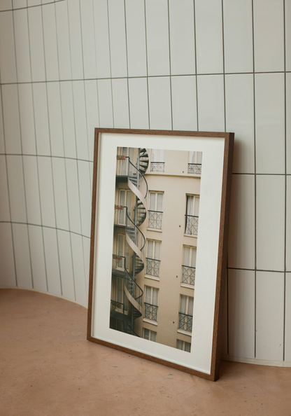 retrouve-moi dans l'escalier (meet me on the staircase)